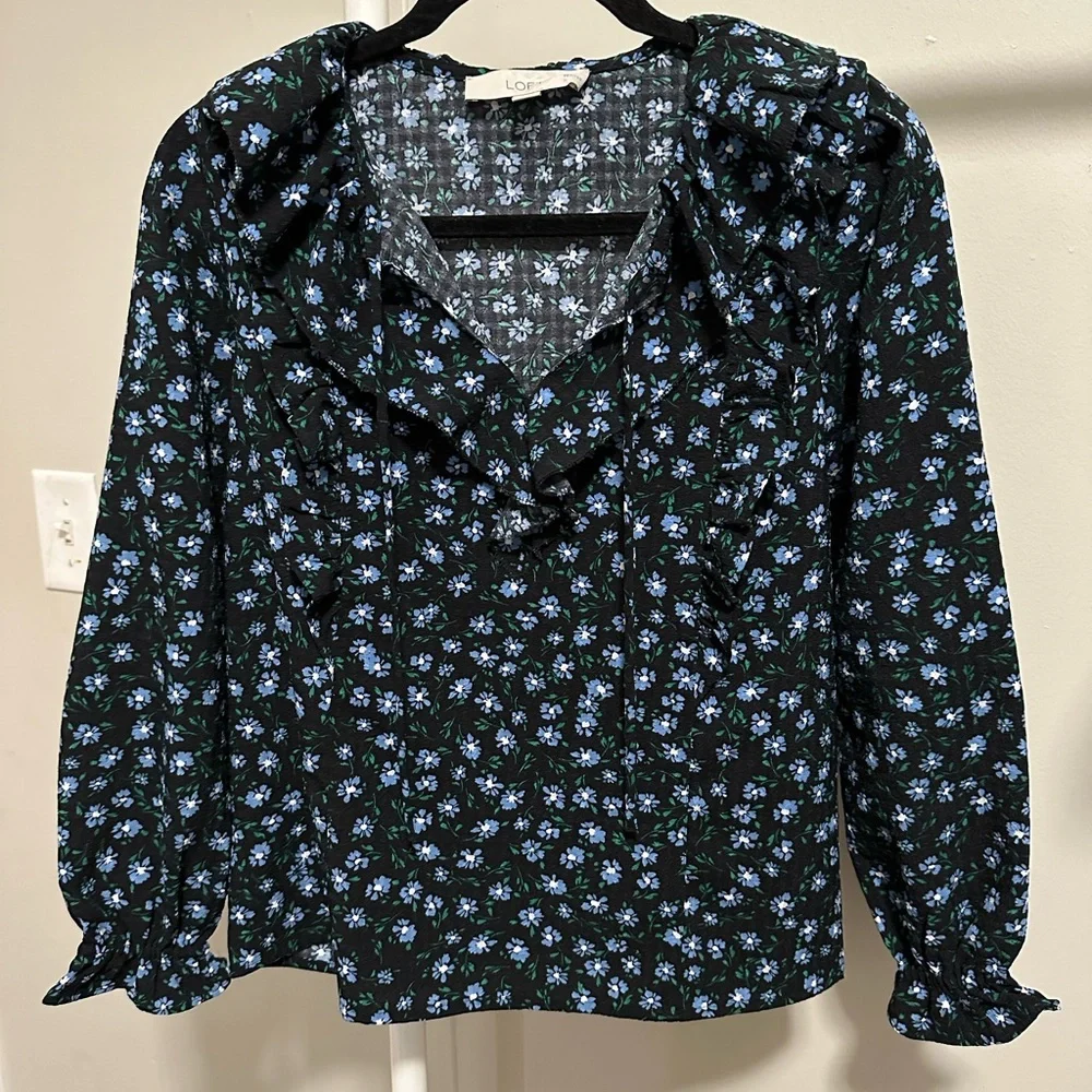 Loft Women’s Black and Blue Floral Ruffled Longsleeve Blouse size XS Petite - Picture 1 of 9